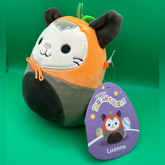 Squishmallows Luanne Carrot Hat Grey Opossum 4 inch long tail NWT - Picture 2 of 4
